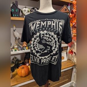 Elvis Presley Short Sleeve T-shirt by Goodie Two Sleeves Size Medium